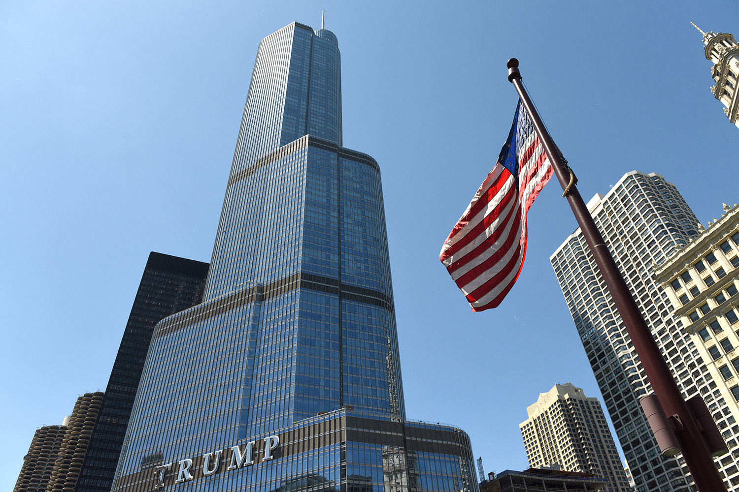 Trump Tower und US-Flagge
