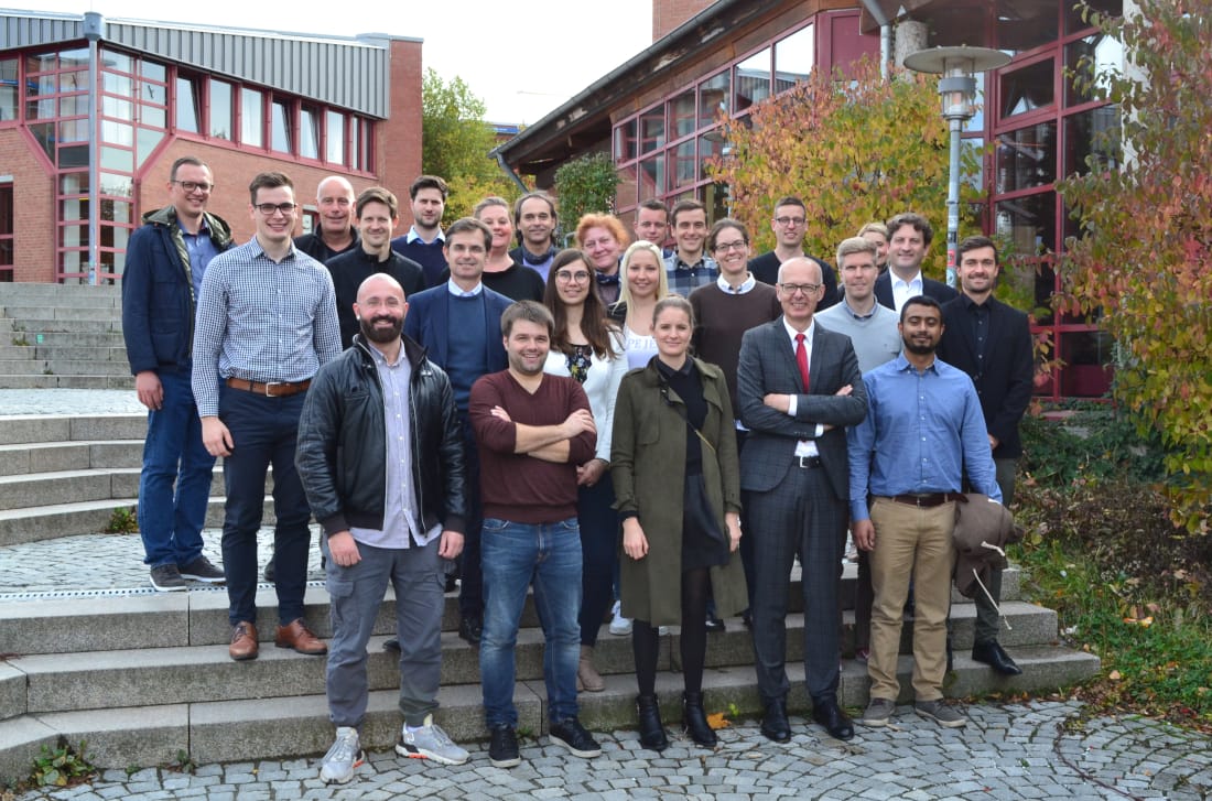 Gruppenfoto der Teilnehmenden vom Studiengang MBA Health Care Management der Campus-Akademie der Universität Bayreuth