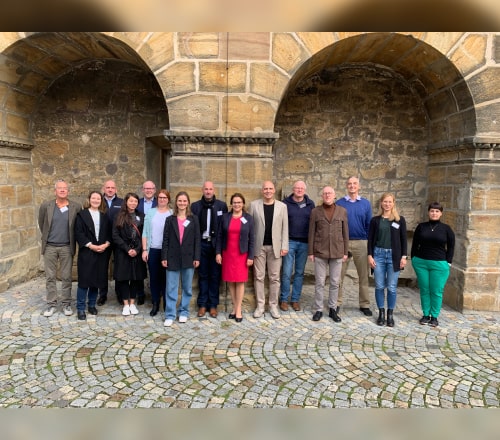 Die Dozierenden des M.A. Umwelt, Klima und Gesundheit im Schlosshof in Thurnau