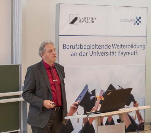 Prof. Dr.-Ing. Dieter Brüggemann bei der 1. Konferenz Weiterbildung in und für Oberfranken
