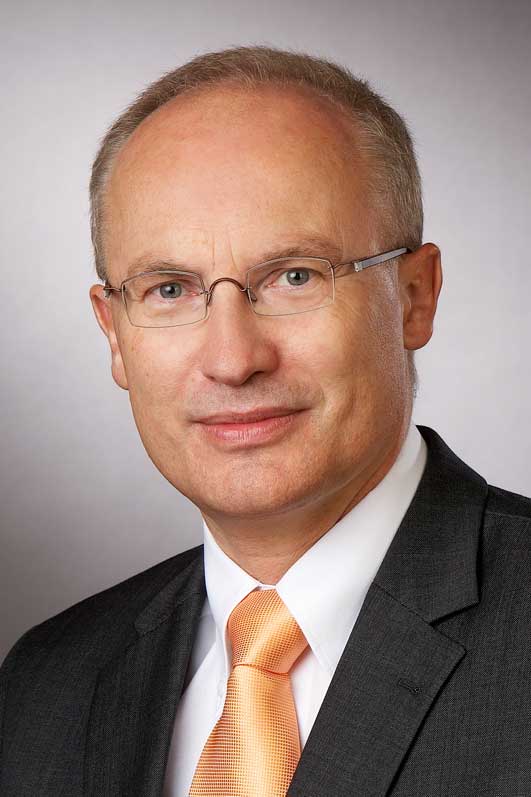 Prof. Dr. med. Martin Höher, Absolvent des Studiengangs MBA Health Care Management der Campus-Akademie der Universität Bayreuth