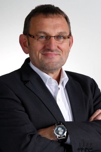Erhard Ströhl ist Dozent für die berufsbegleitende Weiterbildung "Sustainability Management" bei der Campus-Akademie für Weiterbildung der Universität Bayreuth